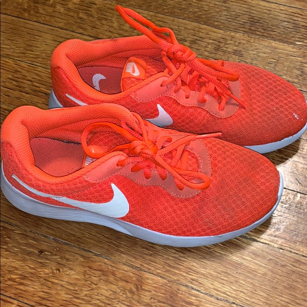 Nike Roshe Shoes